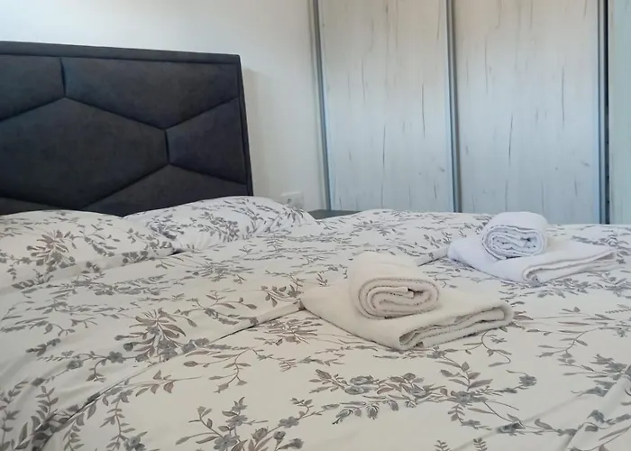 Leona D-1 * Дивчибаре